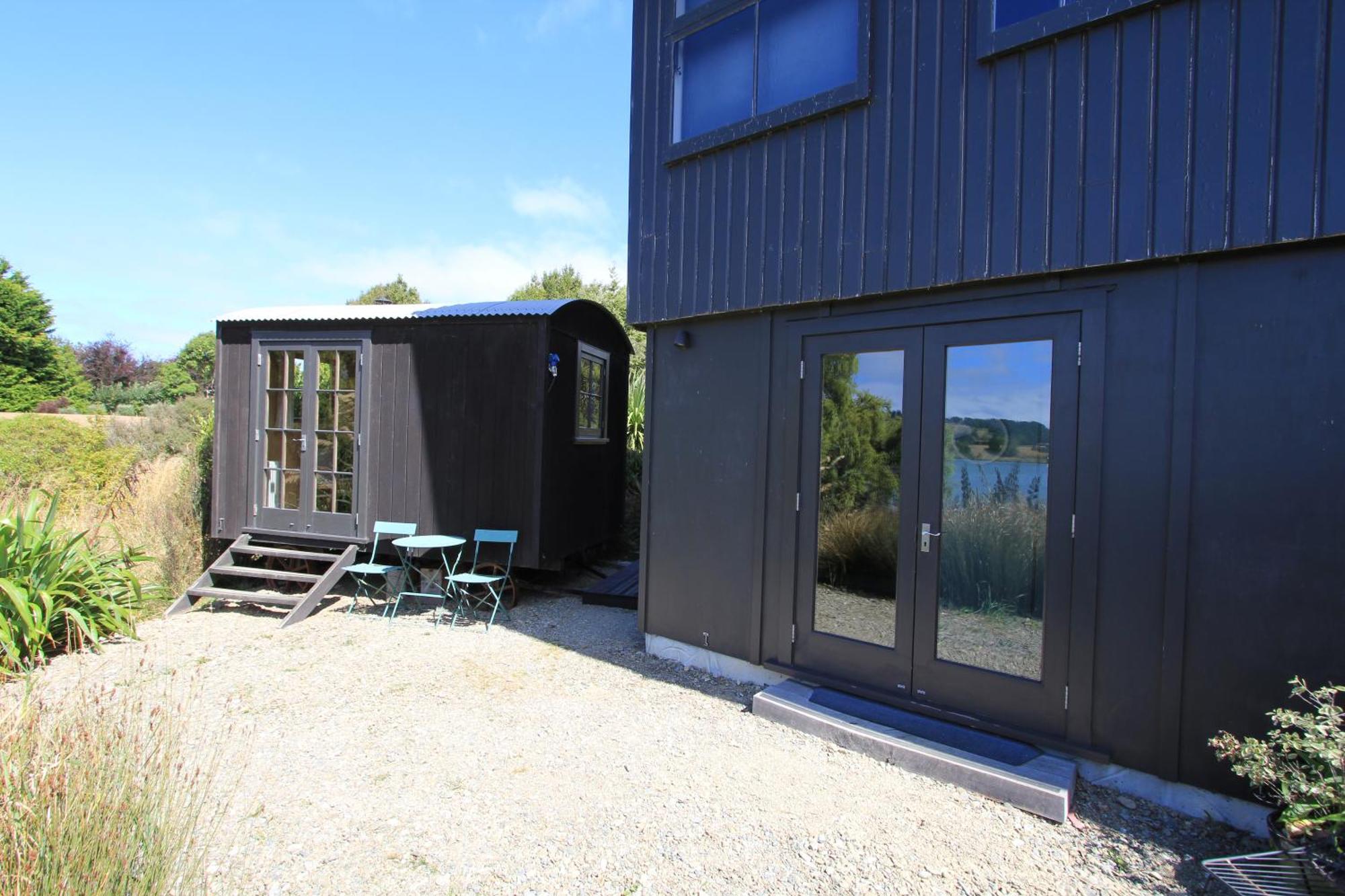 The Bird Hide - Rustic Luxury By The Water Hotel Dunedin Exterior photo