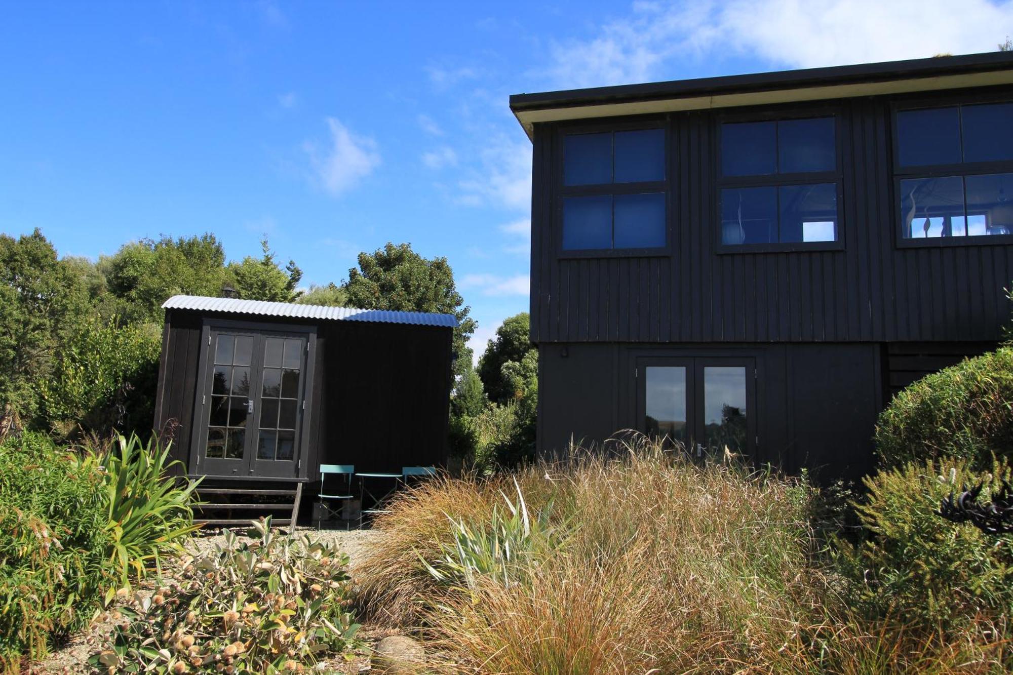 The Bird Hide - Rustic Luxury By The Water Hotel Dunedin Exterior photo