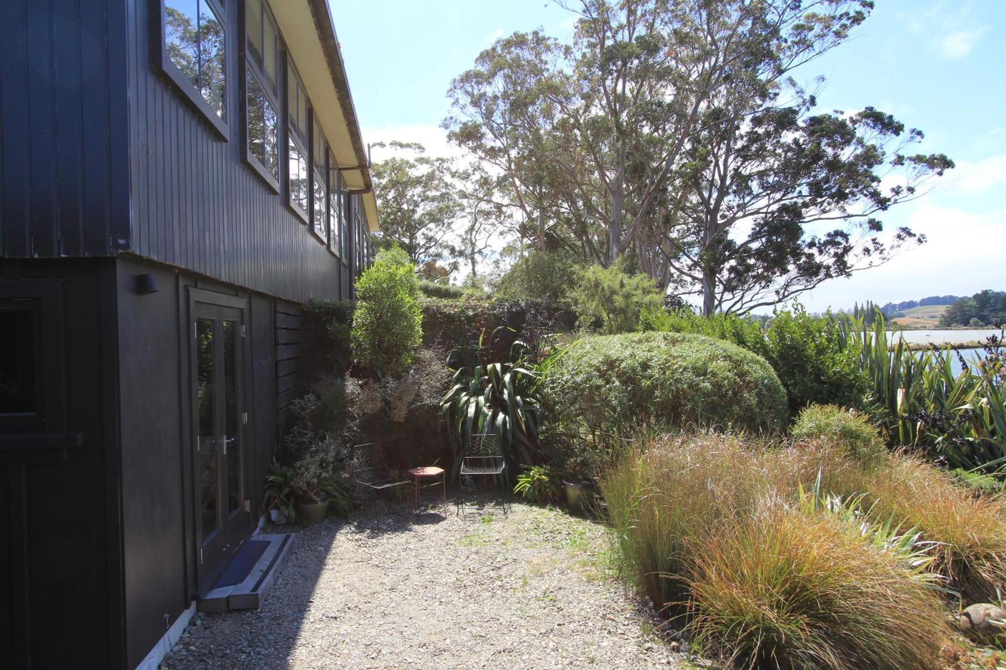 The Bird Hide - Rustic Luxury By The Water Hotel Dunedin Exterior photo