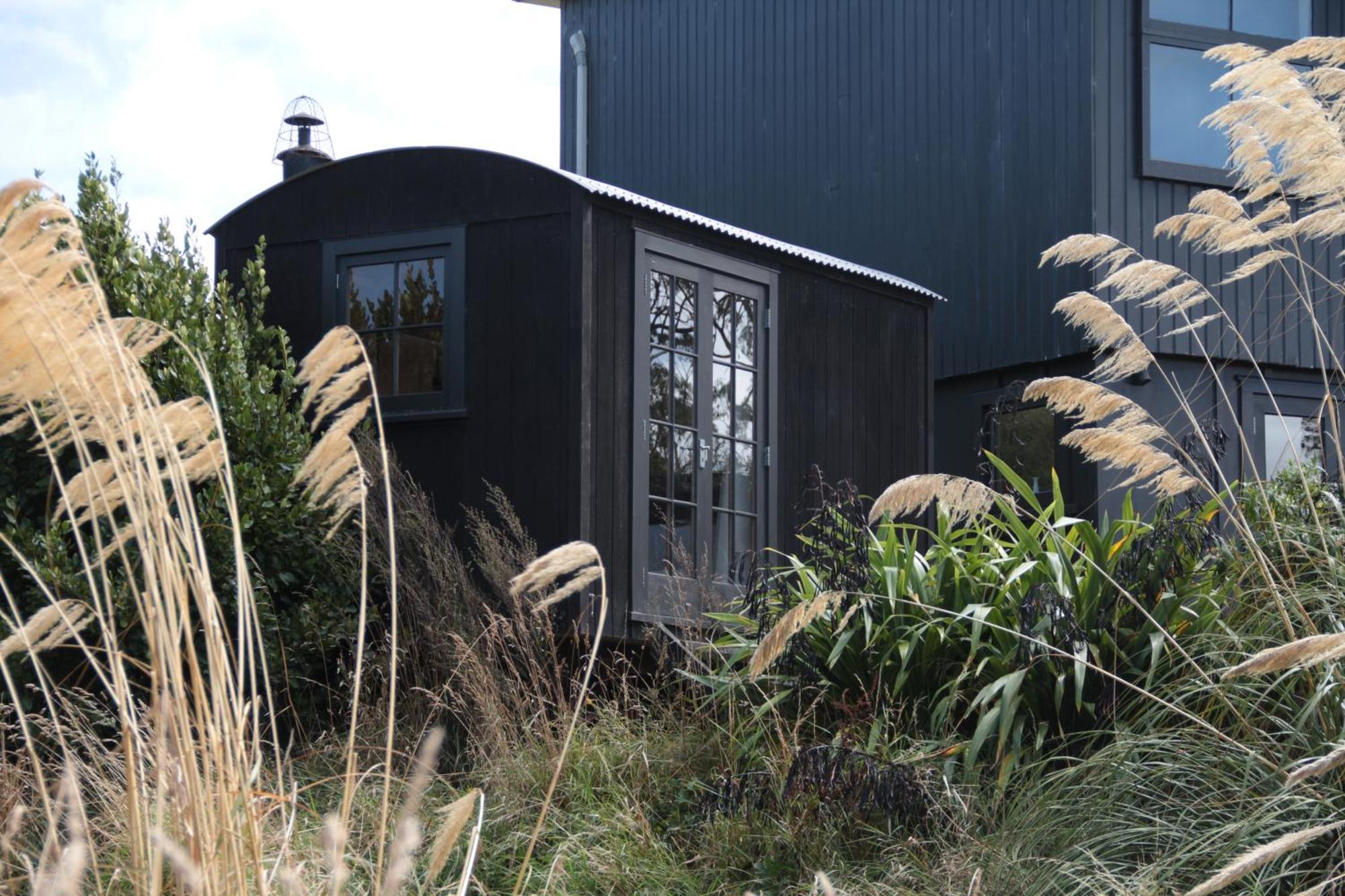 The Bird Hide - Rustic Luxury By The Water Hotel Dunedin Exterior photo